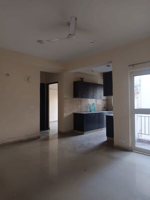 Room in 2 BHK Apartment at Gardenia Golf City, Sector 75 – for Rent