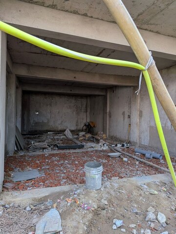  Showroom For Rent in Aliganj Plaza, Aliganj