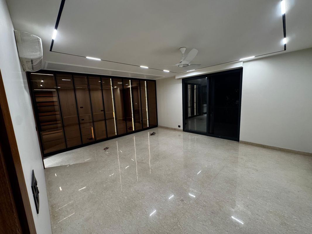 4 BHK + Servant Room Builder Floor For Rent in Gulmohar Park