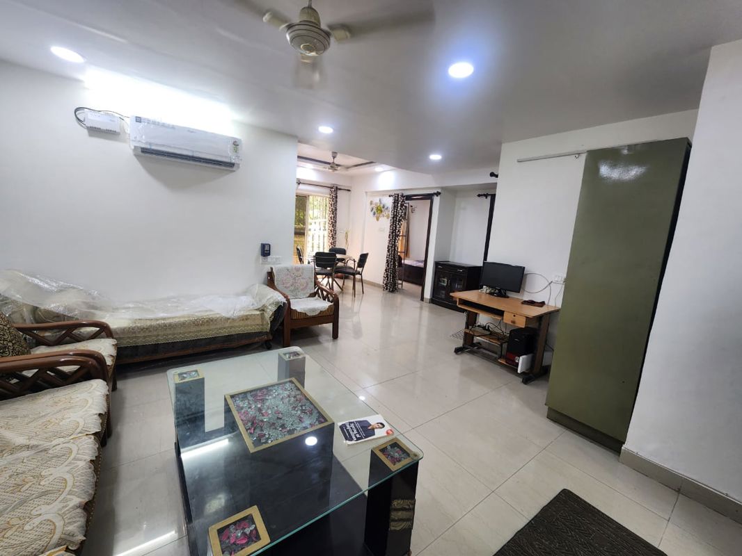 2 BHK Apartment For Sale in Paramount Heritage