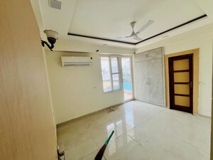 Kitchen in 3 BHK Builder Floor at DLF Atria, Dlf Phase ii – for Rent