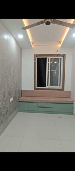 Room in 3 BHK Apartment at Jayabheri The Nirvana, Gopanpally – for Rent