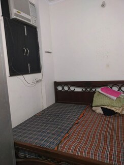1 Rk+ Extra Room Builder Floor For Rent in Saket