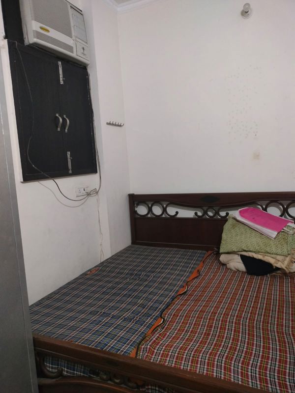 1 Rk+ Extra Room Builder Floor For Rent in Saket