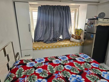 Bedroom in 2 BHK Apartment at Andheri West – for Rent