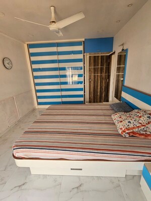 Bedroom in 2 BHK Apartment at Andheri West – for Rent