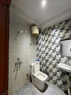 Bathroom in 1 RK Builder Floor at Sector 24 – for Rent