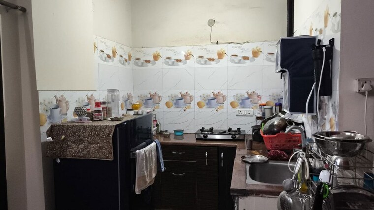 Kitchen, shakti khand iv 3 Bedroom 1350 Sq.Ft. Builder Floor In Shakti Khand iv Ghaziabad 9960306