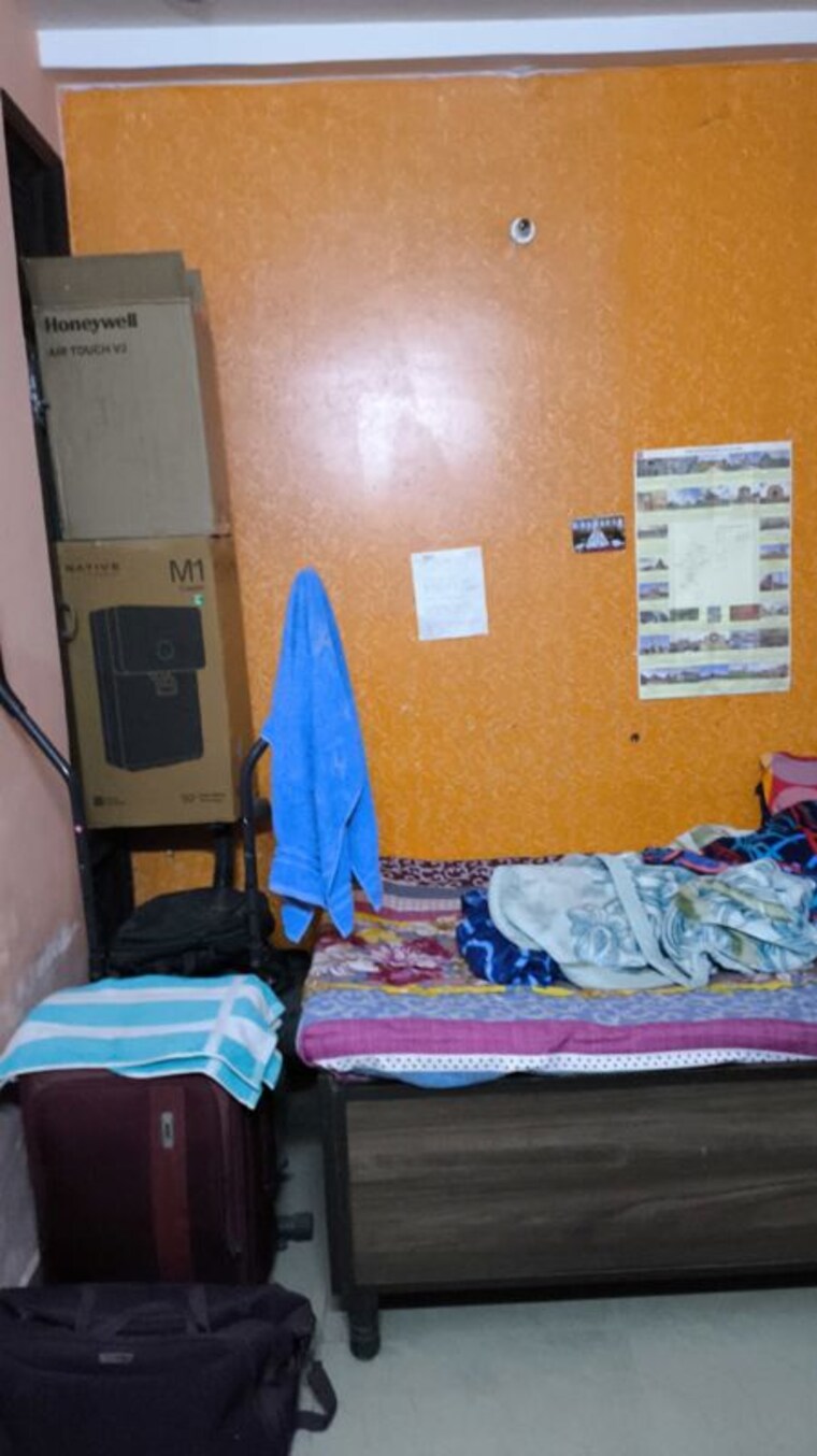 Bedroom, shakti khand iv 3 Bedroom 1350 Sq.Ft. Builder Floor In Shakti Khand iv Ghaziabad 9960306