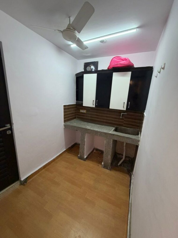 Kitchen, shivalik colony 1 Bedroom 650 Sq.Ft. Builder Floor In Shivalik Colony Delhi 9962879