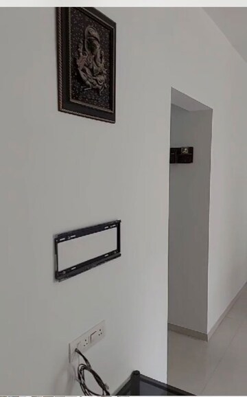 Room in 3 BHK Apartment at Kumar Pinakin, Baner – for Rent