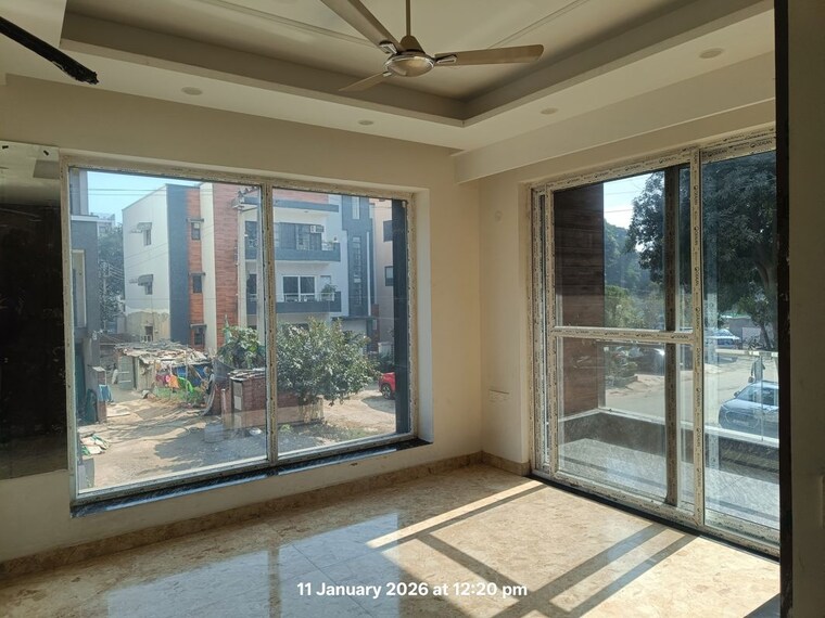 Room, ss-mayfield-gardens 3.5 Bedroom 285 Sq.Yd. Builder Floor In Sector 51 Gurgaon 9962887
