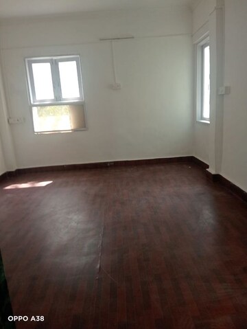 Room in 2 BHK Apartment at Andheri West – for Rent