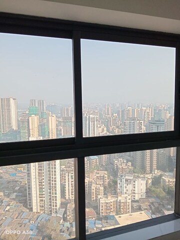 Room in 2 BHK Apartment at Andheri West – for Rent