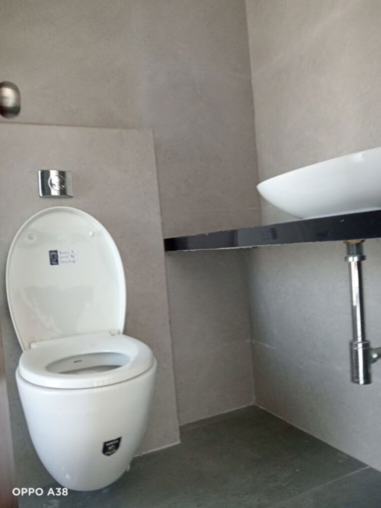 Bathroom, andheri west 2 Bedroom 850 Sq.Ft. Apartment In Andheri West Mumbai 9962894