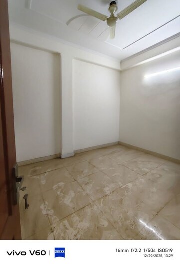 Room in 1 BHK Builder Floor at Niti Khand I – for Rent