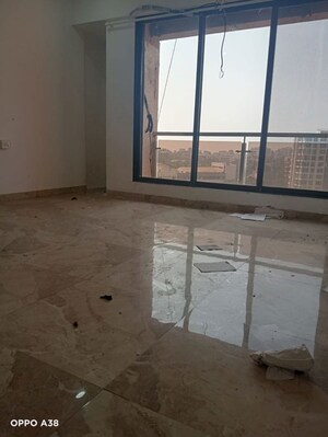 Room in 4 BHK Apartment at Juhu – for Rent