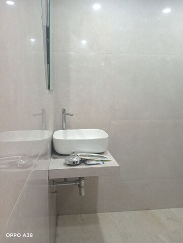 Bathroom in 4 BHK Apartment at Juhu – for Rent