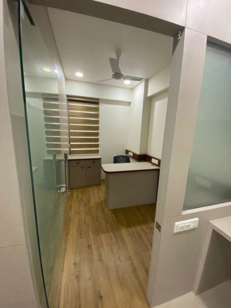 Team Area, vasna Commercial Office Space 1300 Sq.Ft. In Vasna Ahmedabad 9962878