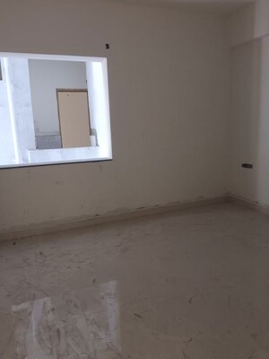 Room in 2 BHK Apartment at Kokapet – for Sale