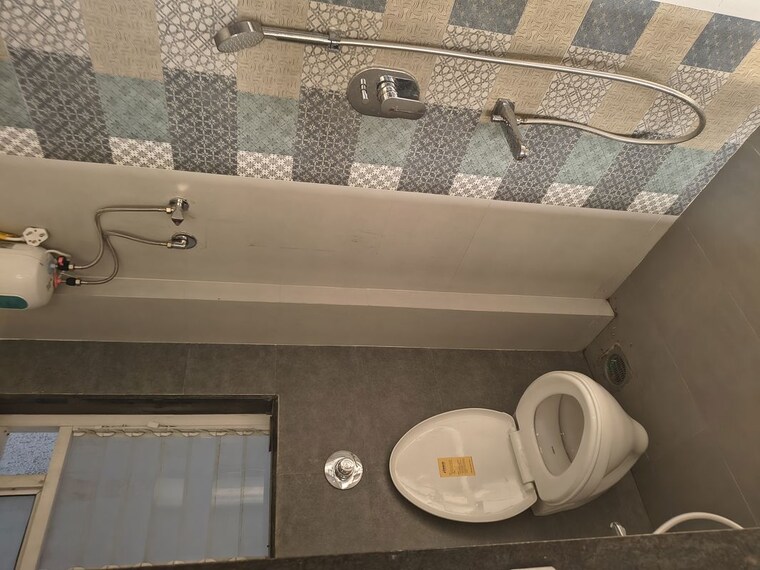 Bathroom, kurla east 2 Bedroom 600 Sq.Ft. Apartment In Kurla East Mumbai 9962901