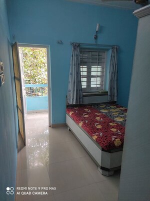 Bedroom in 2 BHK Apartment at Andheri West – for Rent