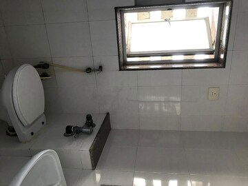 Bathroom in 4 BHK Apartment at Andheri West – for Rent