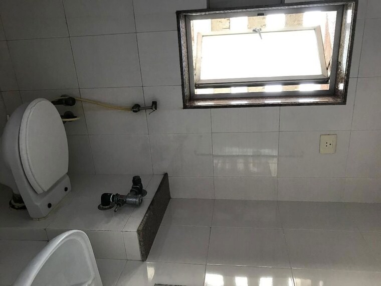 Bathroom, andheri west 4 Bedroom 1500 Sq.Ft. Apartment In Andheri West Mumbai 9962939