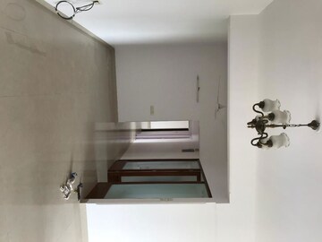 Furnished Amenities in 4 BHK Apartment at Andheri West – for Rent