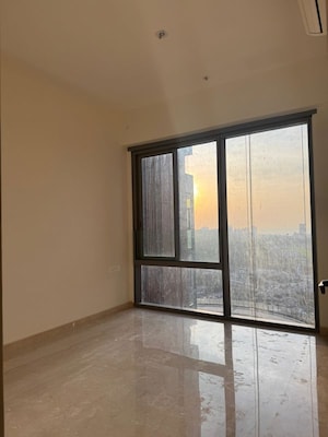 Room in 2 BHK Apartment at Piramal Mahalaxmi, Mahalaxmi – for Rent