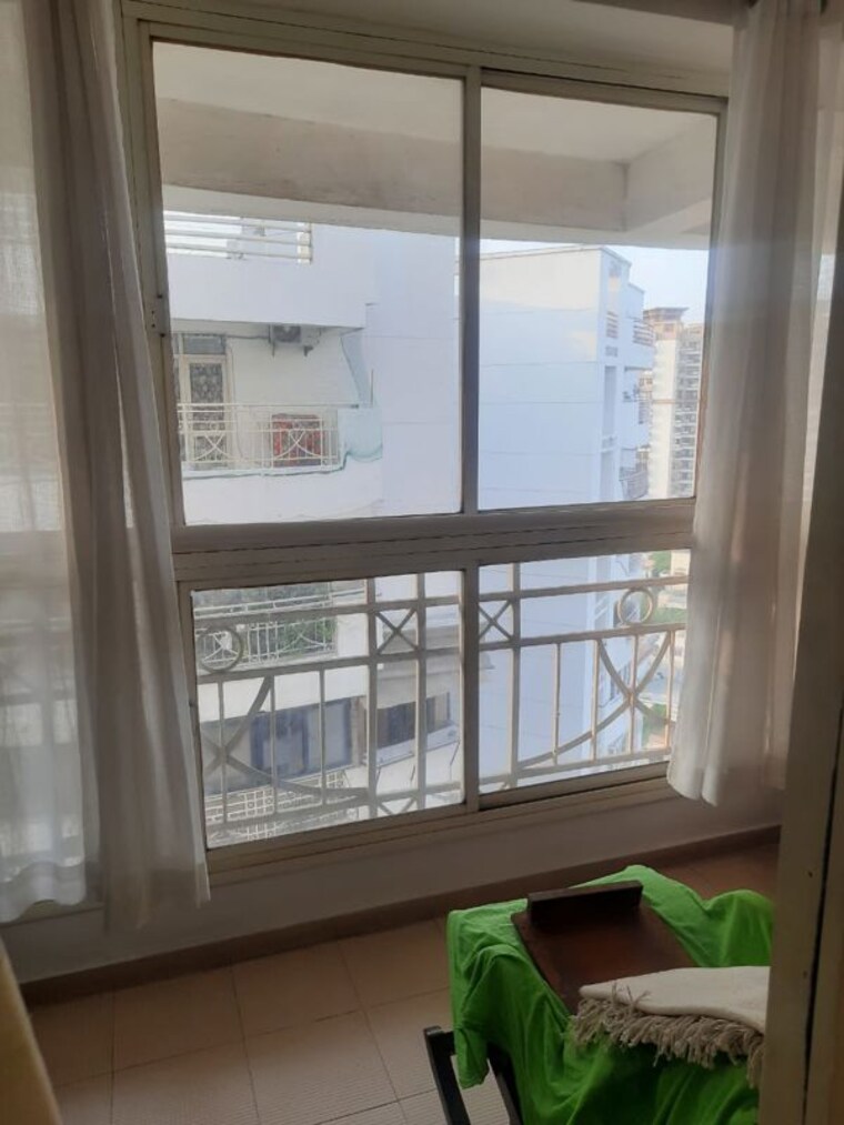 Room, gulshan-emerald-heights 3.5 Bedroom 1895 Sq.Ft. Apartment In Vaishali Sector 7 Ghaziabad 9962992
