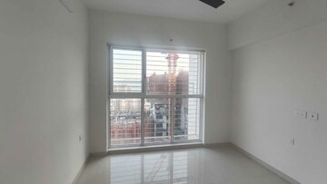 Room in 1 BHK Apartment at Lodha Splendora, Ghodbunder Road – for Rent