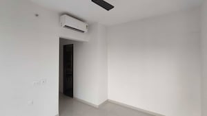 Room in 2 BHK Apartment at Lodha Splendora, Ghodbunder Road – for Rent