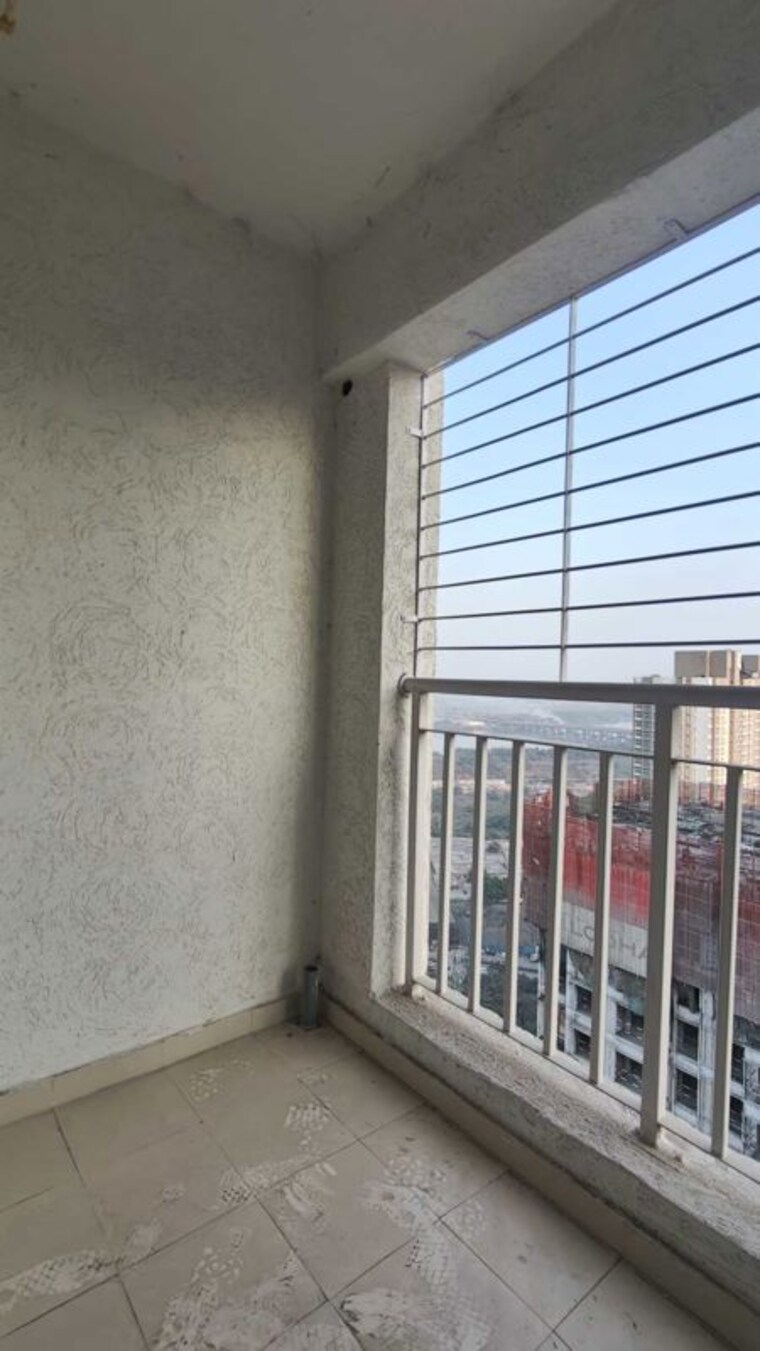 Balcony, lodha-splendora 3 Bedroom 871 Sq.Ft. Apartment In Ghodbunder Road Thane 9963004