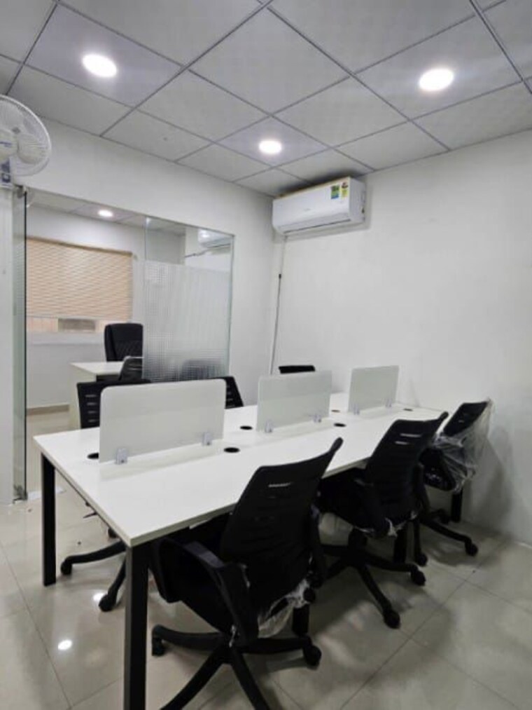 Team Area, sector 63 Commercial Office Space 1000 Sq.Ft. In Sector 63 Noida 9963006
