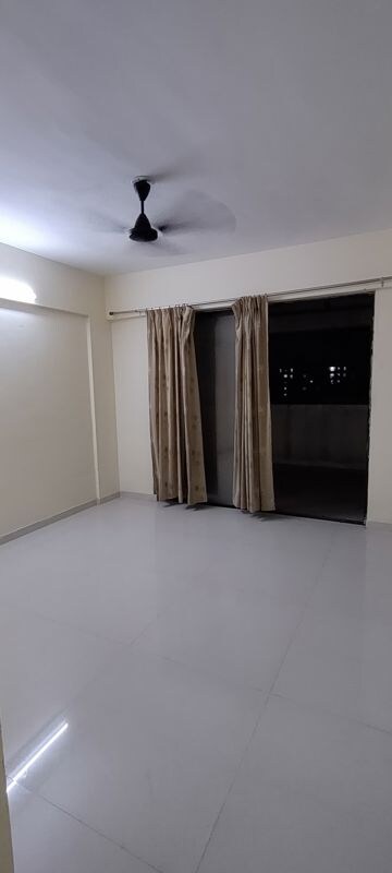 Room in 3 BHK Apartment at Ameya Lotus, Dhanori – for Rent