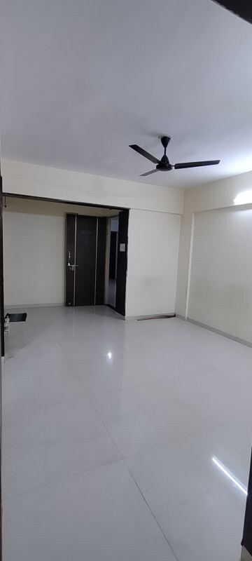 Room in 3 BHK Apartment at Ameya Lotus, Dhanori – for Rent