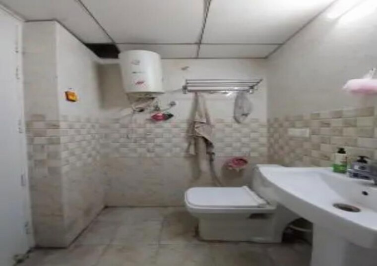 Bathroom, ska-metro-ville 2 Bedroom 920 Sq.Ft. Apartment In Eta Ii Greater Noida Greater Noida 9962562
