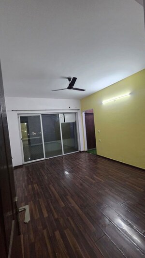 Room in 3 BHK Apartment at Gaur Sportswood, Sector 79 – for Rent