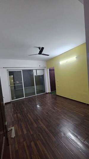 Room in 3 BHK Apartment at Gaur Sportswood, Sector 79 – for Rent