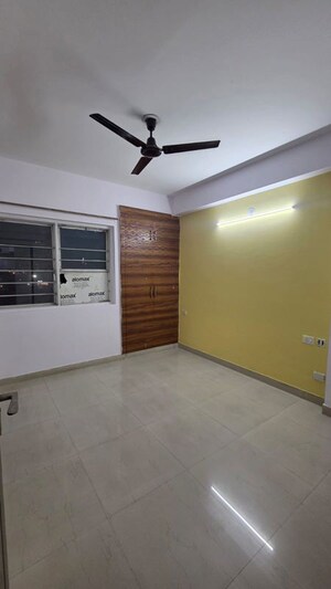 Room in 3 BHK Apartment at Gaur Sportswood, Sector 79 – for Rent