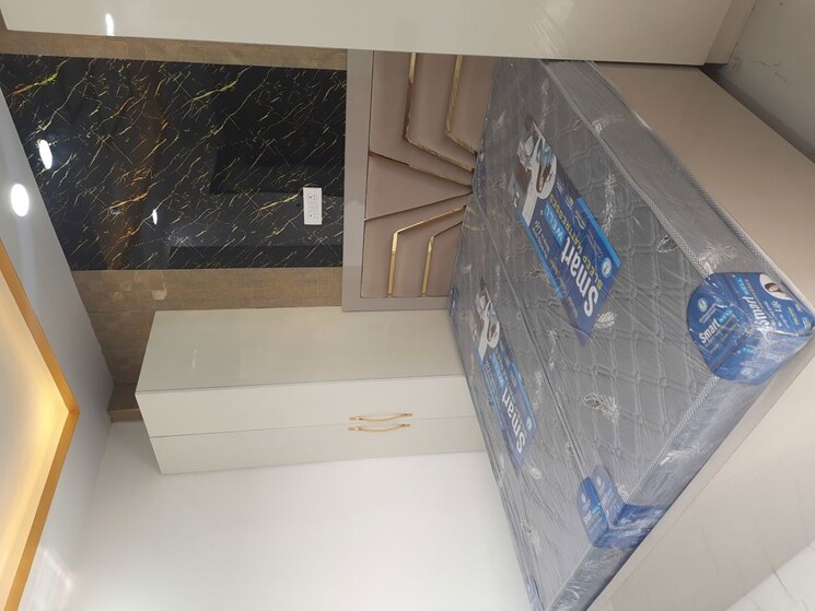 undefined, sector 63a 1 RK 500 Sq.Ft. Apartment In Sector 63a Noida 9963031