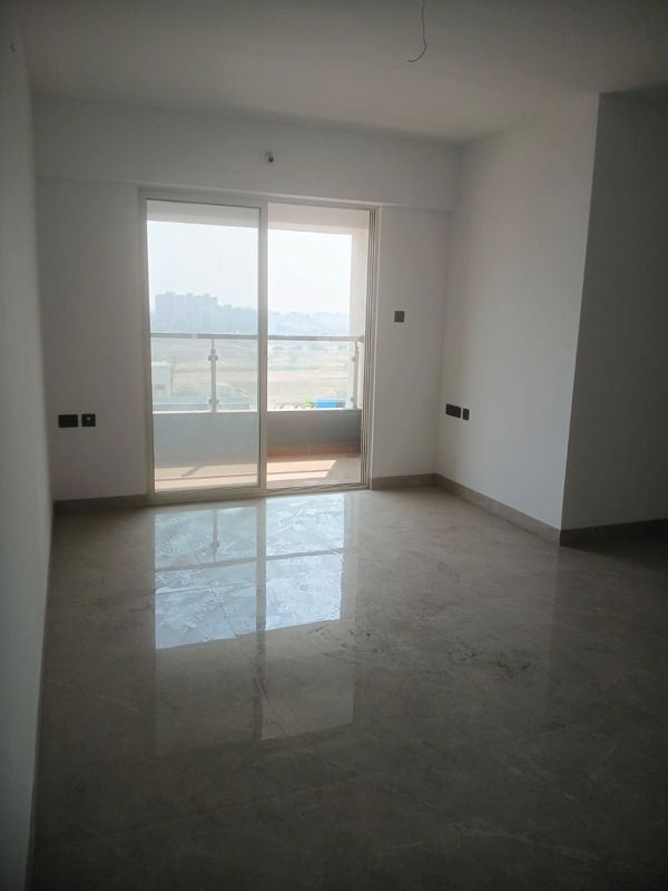 2 BHK + Pooja Room,Servant Room,Extra Room Apartment For Rent in Skyrise Sparkle