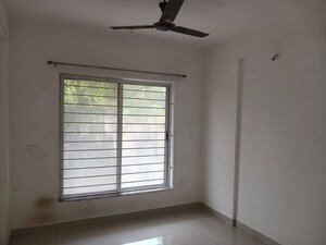 Room in 1 BHK Apartment at Alcon Spring Valley, Kondhwa Budruk – for Rent