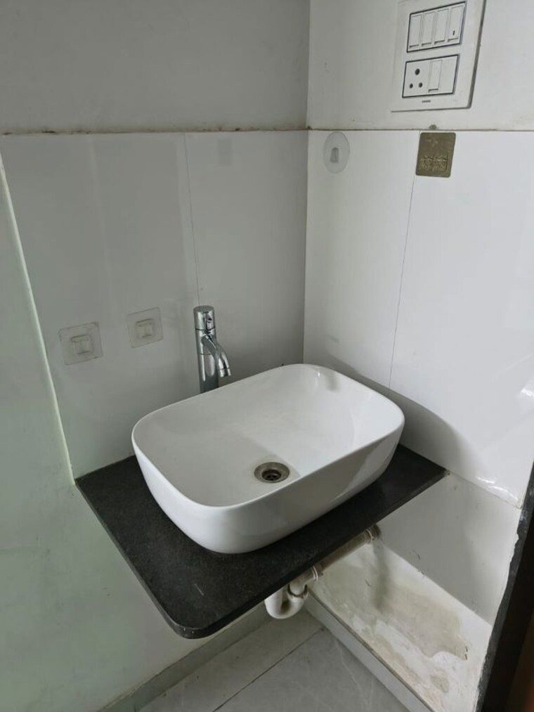 Bathroom, venkatesh-viraj-heights 2 Bedroom 764 Sq.Ft. Apartment In Dhanori Pune 9963037