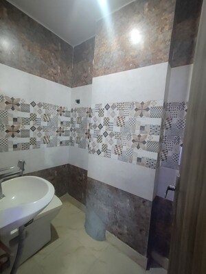 Attached Bathroom in 2 BHK Builder Floor at Dwarka Mor – for Rent