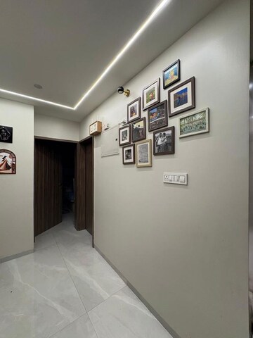 Room in 3 BHK Apartment at Oxy Beaumonde, Viman Nagar – for Rent