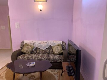 Living Room in 1 BHK Builder Floor at Benson Town – for Rent