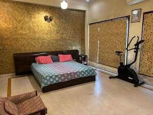 Bedroom in 6+ BHK Villa at Sector 47 – for Sale