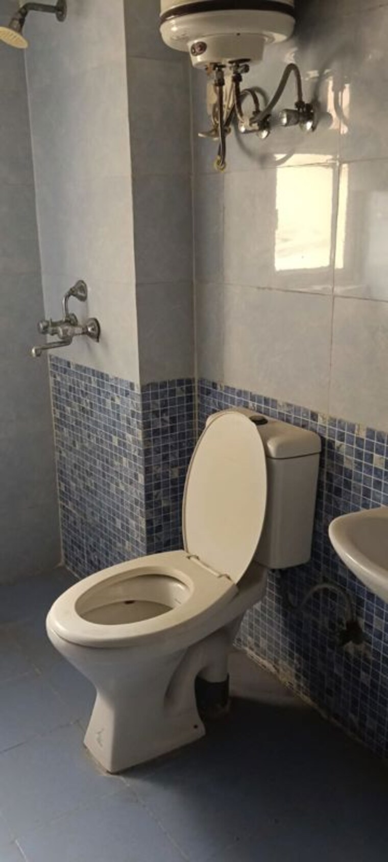 Bathroom, gardenia-golf-city 2 Bedroom 950 Sq.Ft. Apartment In Sector 75 Noida 9963080